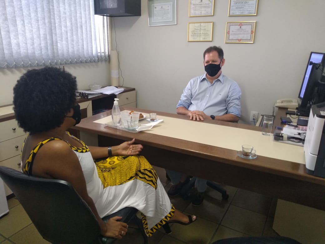 Buscando parcerias, Jô Oliveira se reúne com Juizado de Violência Contra a Mulher